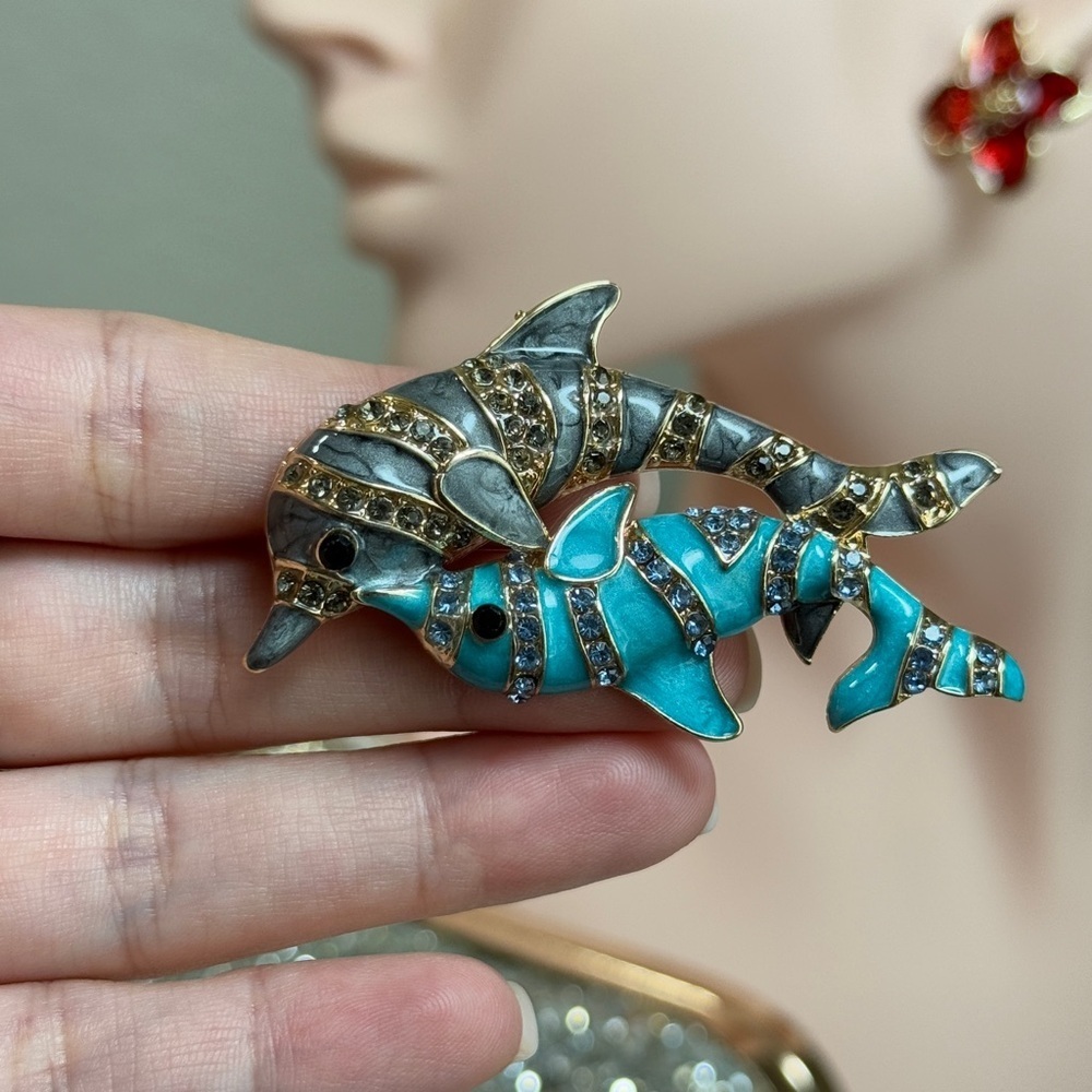 ⚜️ Blue and Silver Dolphin Brooch 🎏 - Picture 3 of 4